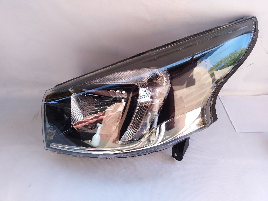 Lampa lewa OPEL VIVARO B II 14- reflektor ADAX Koźle