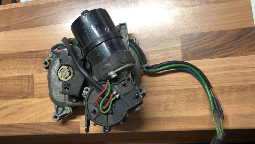 Silnik elektryczny dachu w BMW E36 cabrio – podnoszenie klapy dachu